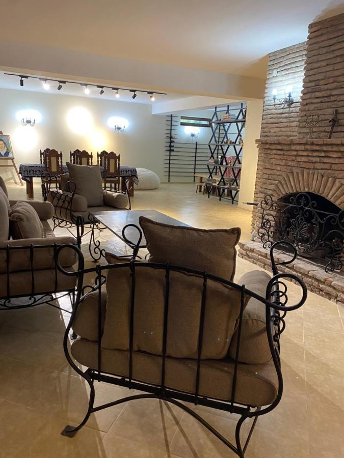 Вилла Rare House With Garden Тбилиси Экстерьер фото